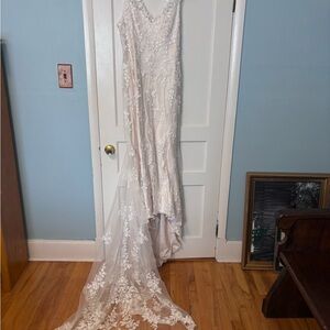 Elegant Lace Wedding Dress